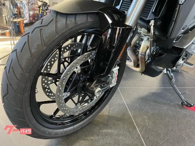 DUCATI V4S 2025 — миниатюра 2