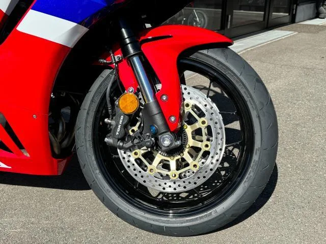 Honda CBR600RR 6 IMU TFT 2024 — миниатюра 3