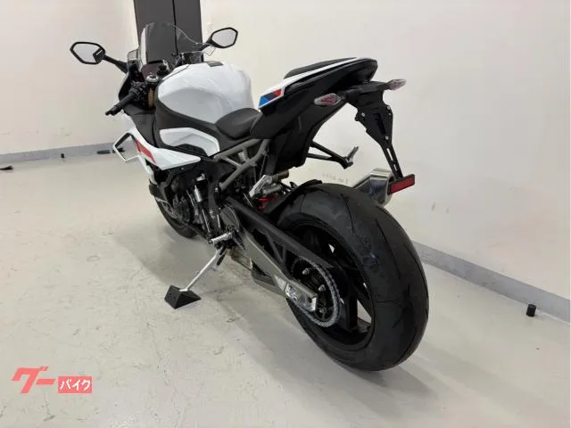 BMW S1000RR M BMW M M M M 2026 — миниатюра 2