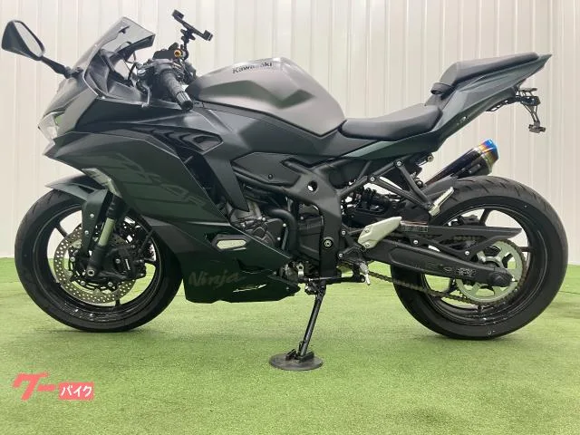 Kawasaki Ninja ZX-4R SE BEET USB ABS ETC2.0 2025 — миниатюра 3