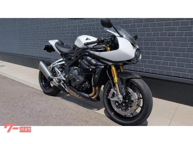 TRIUMPH 1200RR 2023 — миниатюра 3