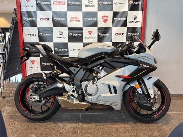CFMoto 675SR-R 2025 — фото 1, купить с доставкой в Москву