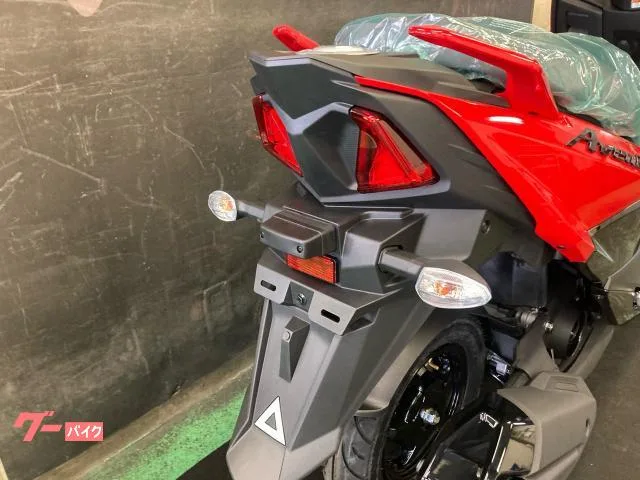 Suzuki 125-M6 LED USB 2026 — миниатюра 5