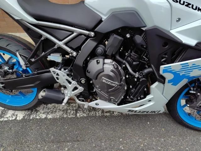 Suzuki GSX-8R 2026 — миниатюра 2