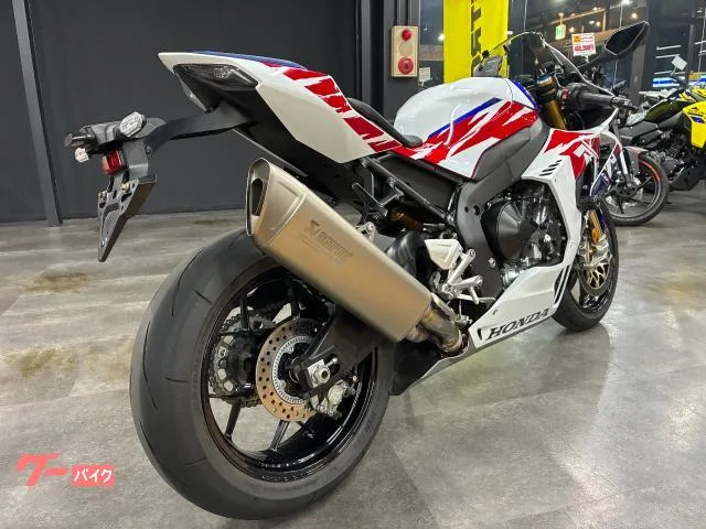 Honda CBR1000RR-R SP 30 ETC USB 2022 — миниатюра 3