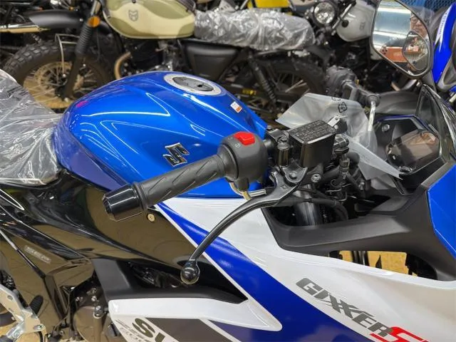 Suzuki GIXXER SF 250 ABS LED 2026 — миниатюра 4