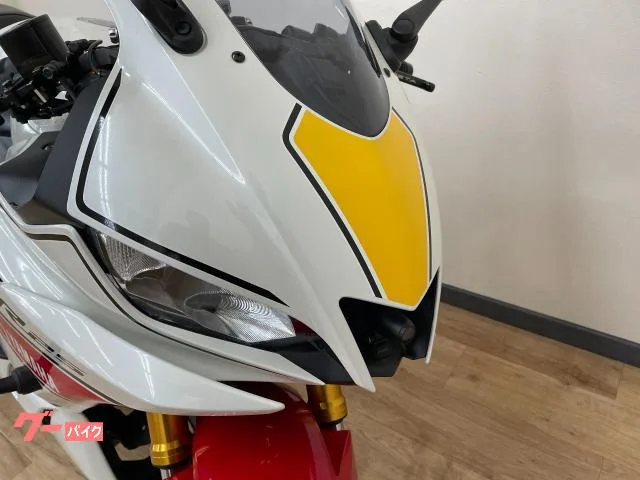 Yamaha YZF-R25 60th Anniversary 2022 — миниатюра 5