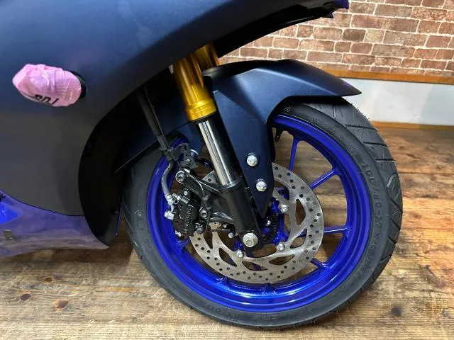 Yamaha YZF-R15 ABS LED 2024 — миниатюра 4
