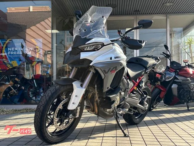 DUCATI V4S 2025 — миниатюра 2