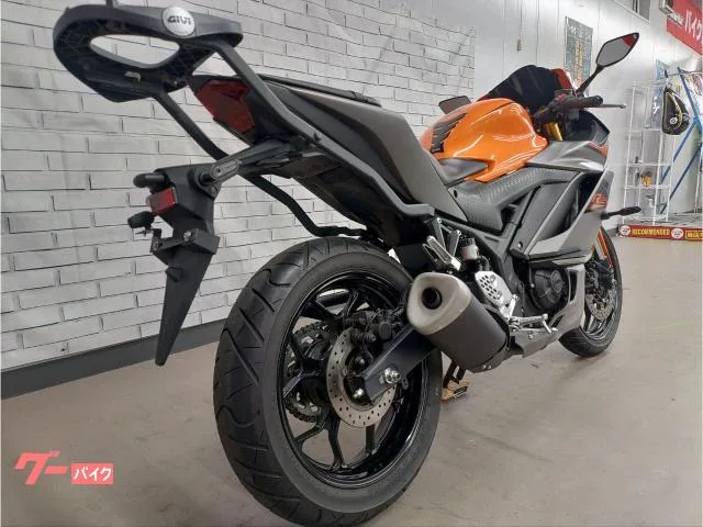 Yamaha YZF-R25 ABS 2022 GIVI 2022 — миниатюра 4