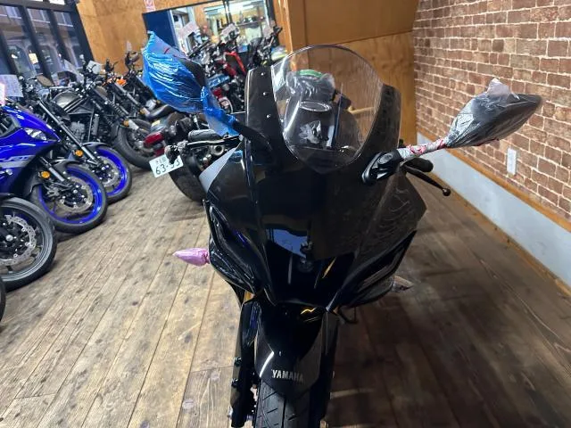 Yamaha YZF-R15 2024 — миниатюра 3