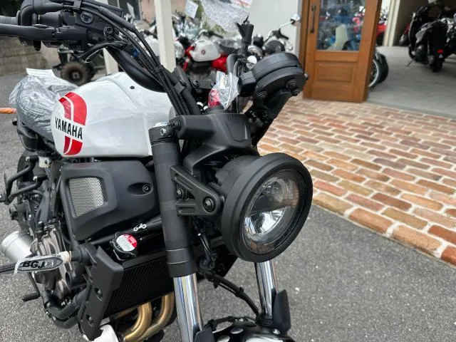 Yamaha XSR700 2025 — миниатюра 4