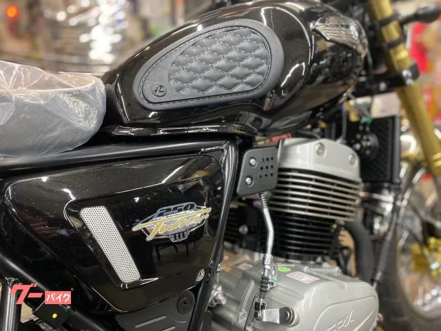 GPX Legend250 TWIN 3 2022 — миниатюра 2