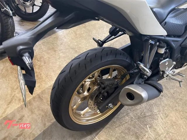 Yamaha YZF-R3 2022 — миниатюра 2