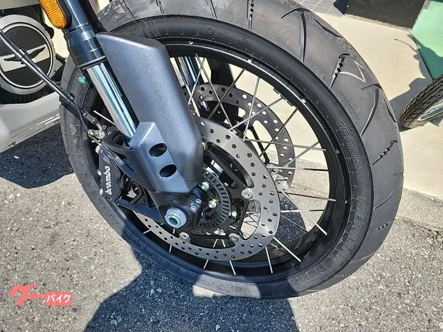 MOTO GUZZI V85 TT 2025 — миниатюра 3