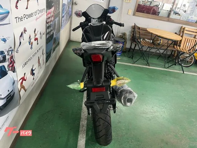 Yamaha YZF-R15 2023 — миниатюра 3