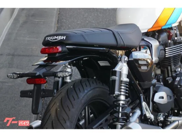 TRIUMPH 900 2026 — миниатюра 2