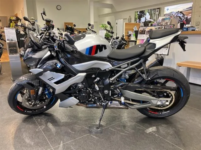 BMW M1000R M 2026 — миниатюра 2