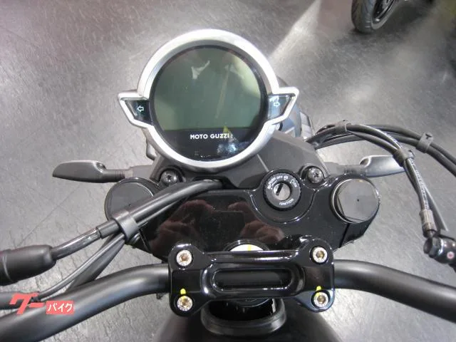 MOTO GUZZI V7 2023 — миниатюра 4