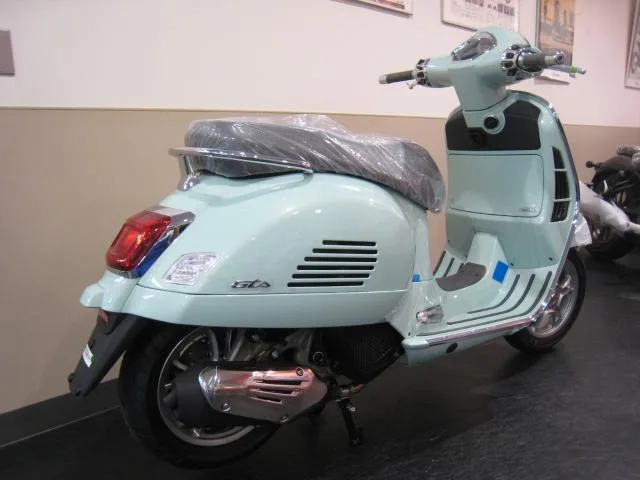 VESPA GTS 150 2023 — миниатюра 3