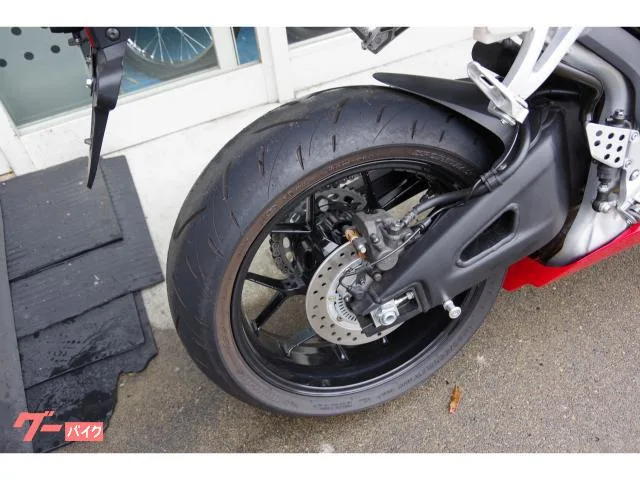 Honda CBR600RR ABS 2022 — миниатюра 4