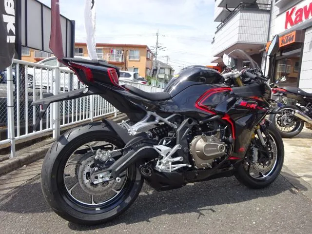 QJMOTOR SRK 400RS 2026 — миниатюра 3