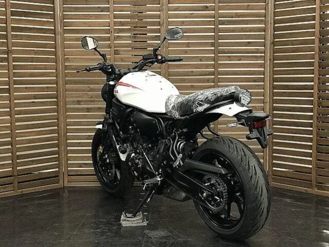 Yamaha XSR700 2024 — миниатюра 2