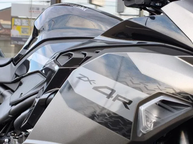 Kawasaki Ninja ZX-4R SE 2026 — миниатюра 2