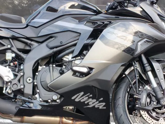 Kawasaki Ninja ZX-4R SE 2026 — миниатюра 3