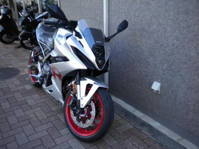 Suzuki GSX-8R 2026 — миниатюра 3