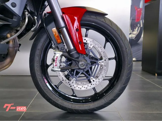 DUCATI V4S 2025 — миниатюра 2