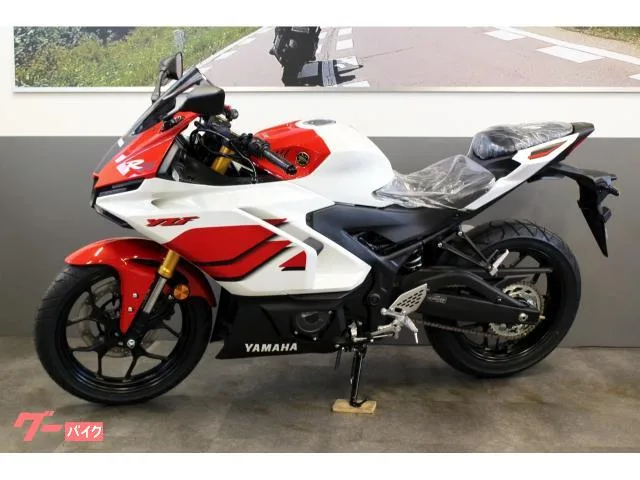 Yamaha YZF-R25 70th 2026 — миниатюра 3
