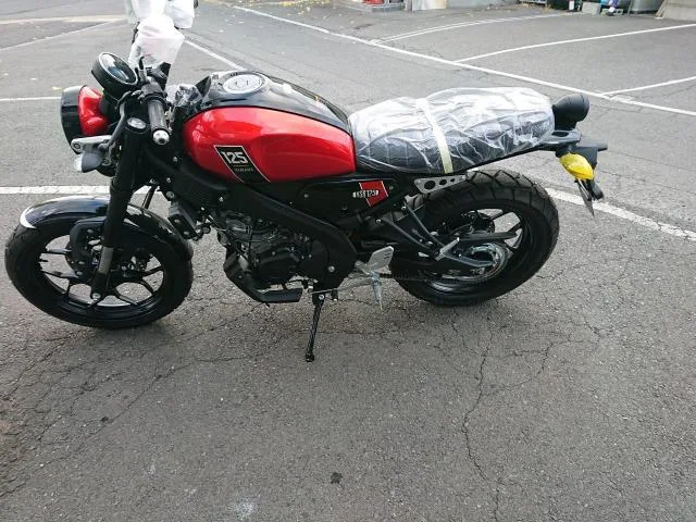 Yamaha XSR125 2023 — миниатюра 2
