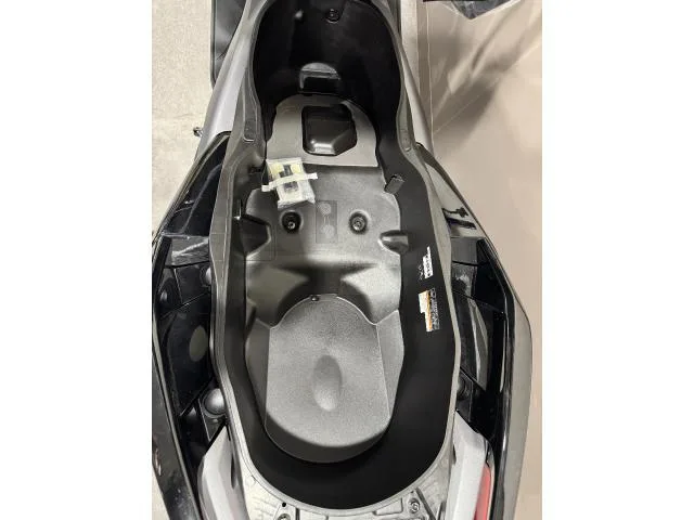 Yamaha X-MAX250 2025 — миниатюра 5