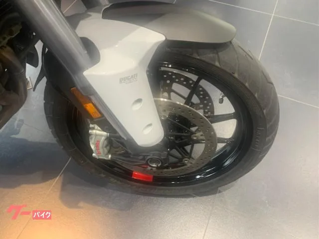 DUCATI V4S 2023 — миниатюра 2