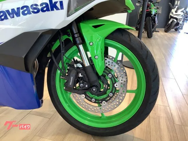 Kawasaki Ninja ZX-4RR ETC USB CR-1 2024 — миниатюра 4