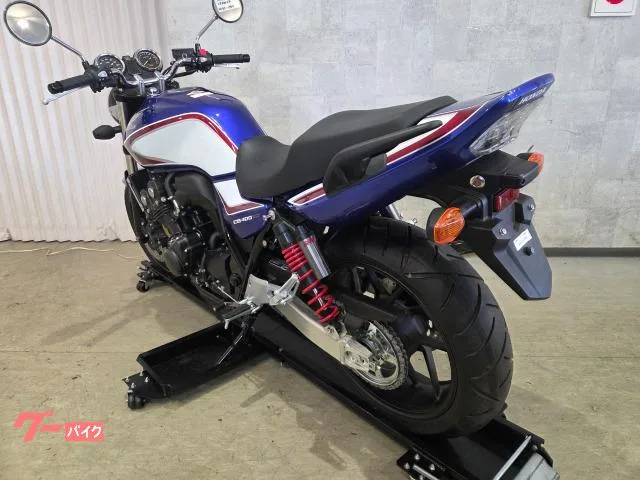 Honda CB400Super Four VTEC Revo 2023 75104 2022 — миниатюра 2