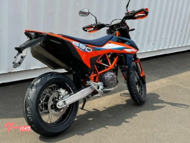KTM 690SMC R 2024model 2024 — миниатюра 2