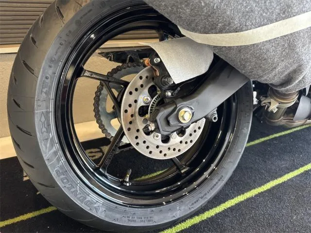Kawasaki Ninja ZX-4R SE 2026 — миниатюра 2