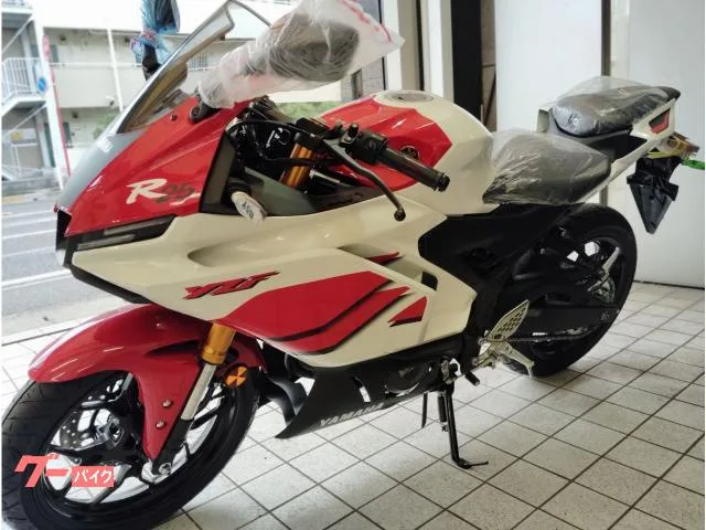 Yamaha YZF-R25 70th Anniversary Edition ABS 400 2026 — миниатюра 5