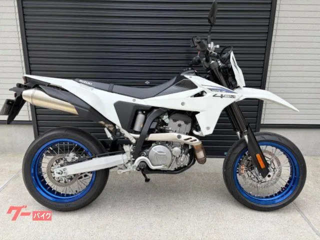 Suzuki DR-Z4SM USB 2025 — фото 1, купить с доставкой в Москву