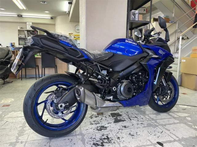 Suzuki GSX-S1000GT M6 2026 — миниатюра 3