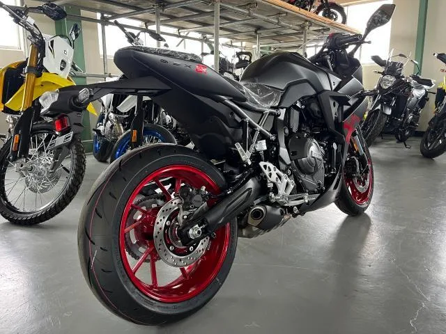 Suzuki GSX-8R 2026 — миниатюра 3
