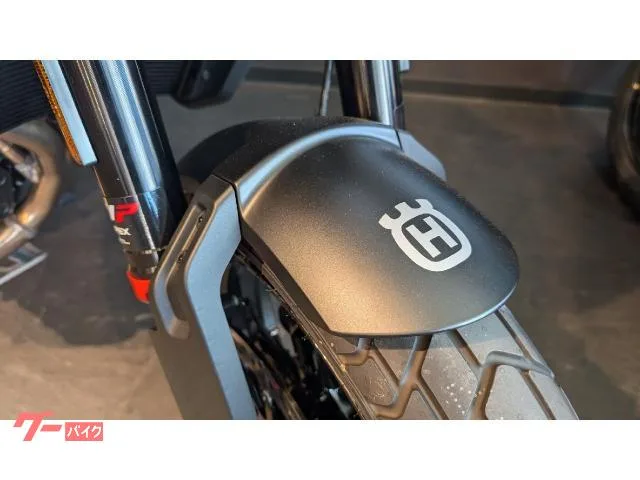 HUSQVARNA 801 2024 — миниатюра 2