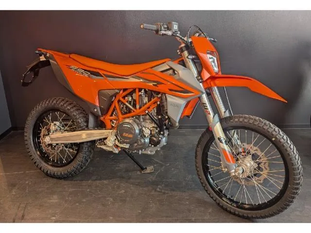 KTM 690 R 2024 — фото 1, купить с доставкой в Москву