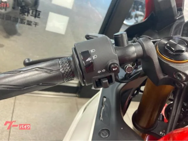 Yamaha YZF-R25 70th Anniversary Edition ABS 2026 2026 — миниатюра 2