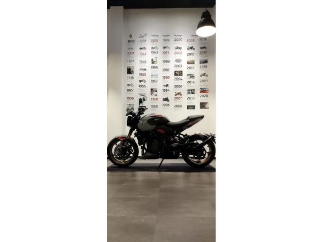 TRIUMPH 800 2026 — миниатюра 3
