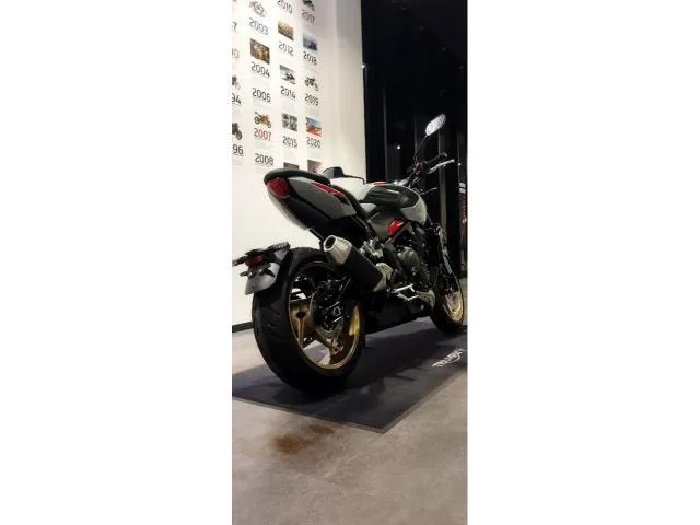 TRIUMPH 800 2026 — миниатюра 4