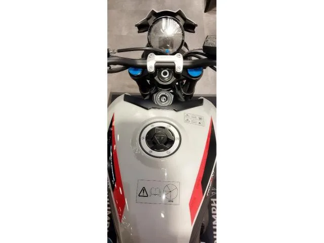 TRIUMPH 800 2026 — миниатюра 5