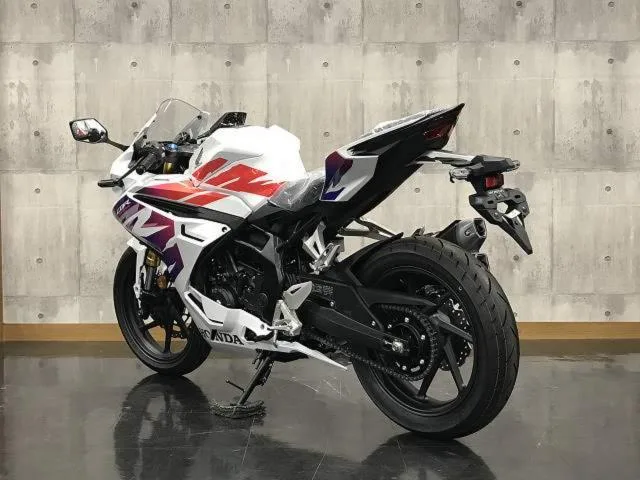 Honda CBR250RR 2025 — миниатюра 2